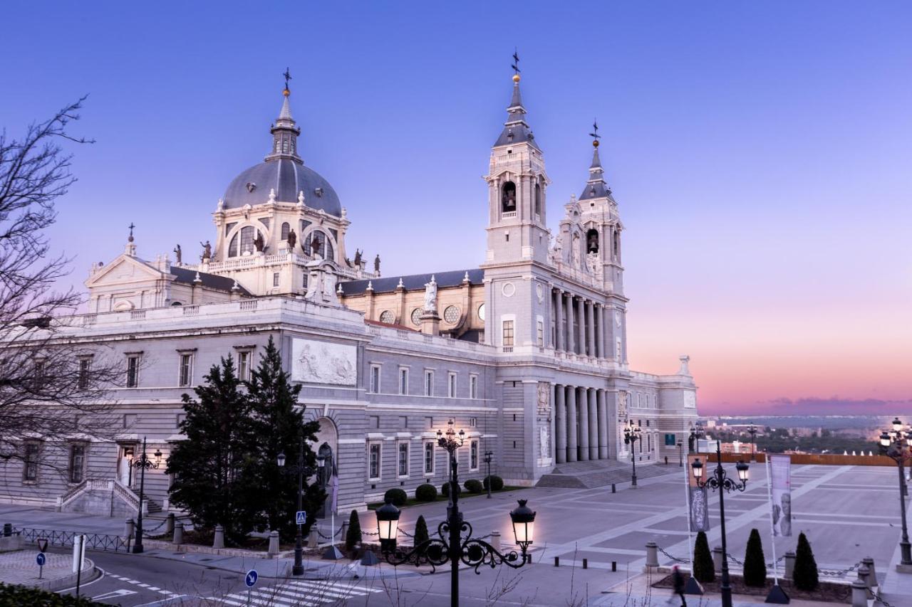 Bookingham ★Apartaments & Suites Madrid Exterior photo